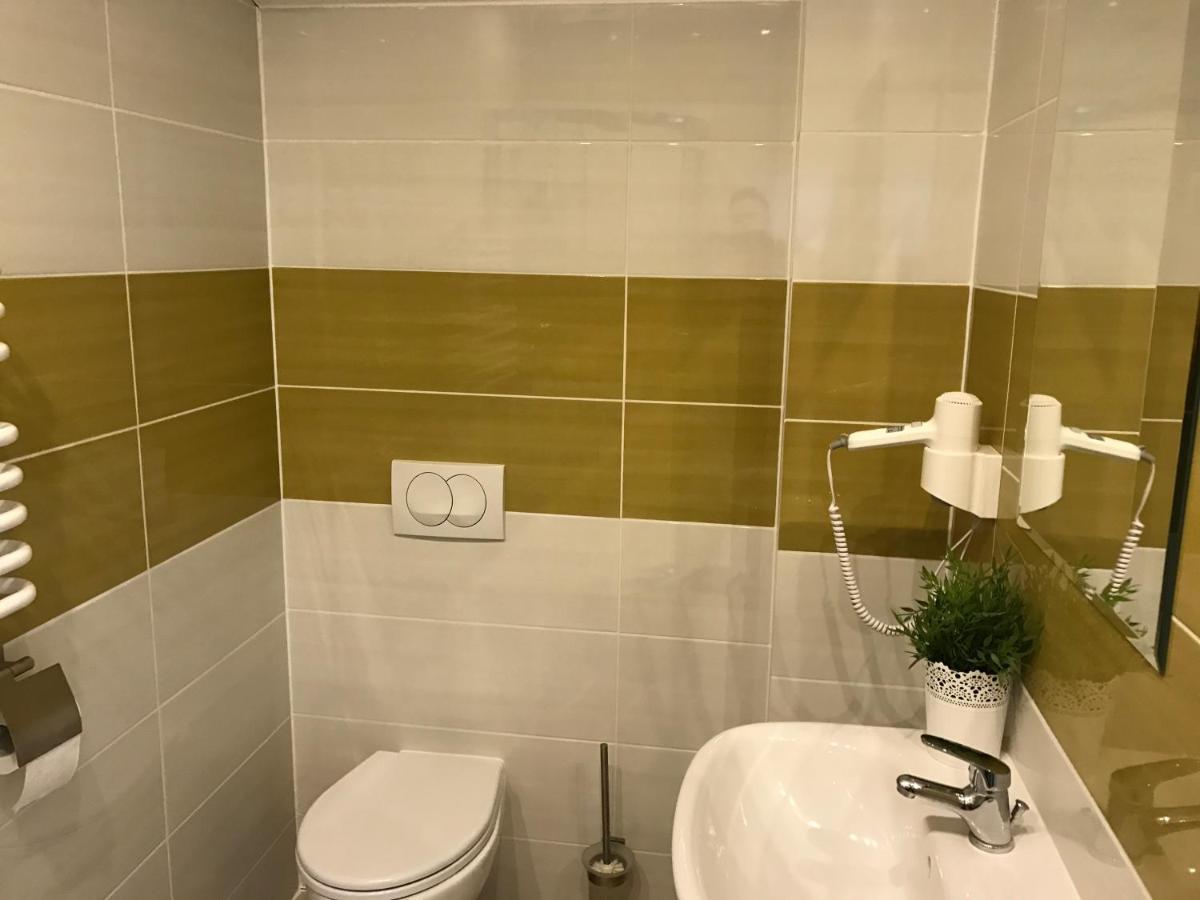 فندق Gosciniec Krepa Lipsko المظهر الخارجي الصورة