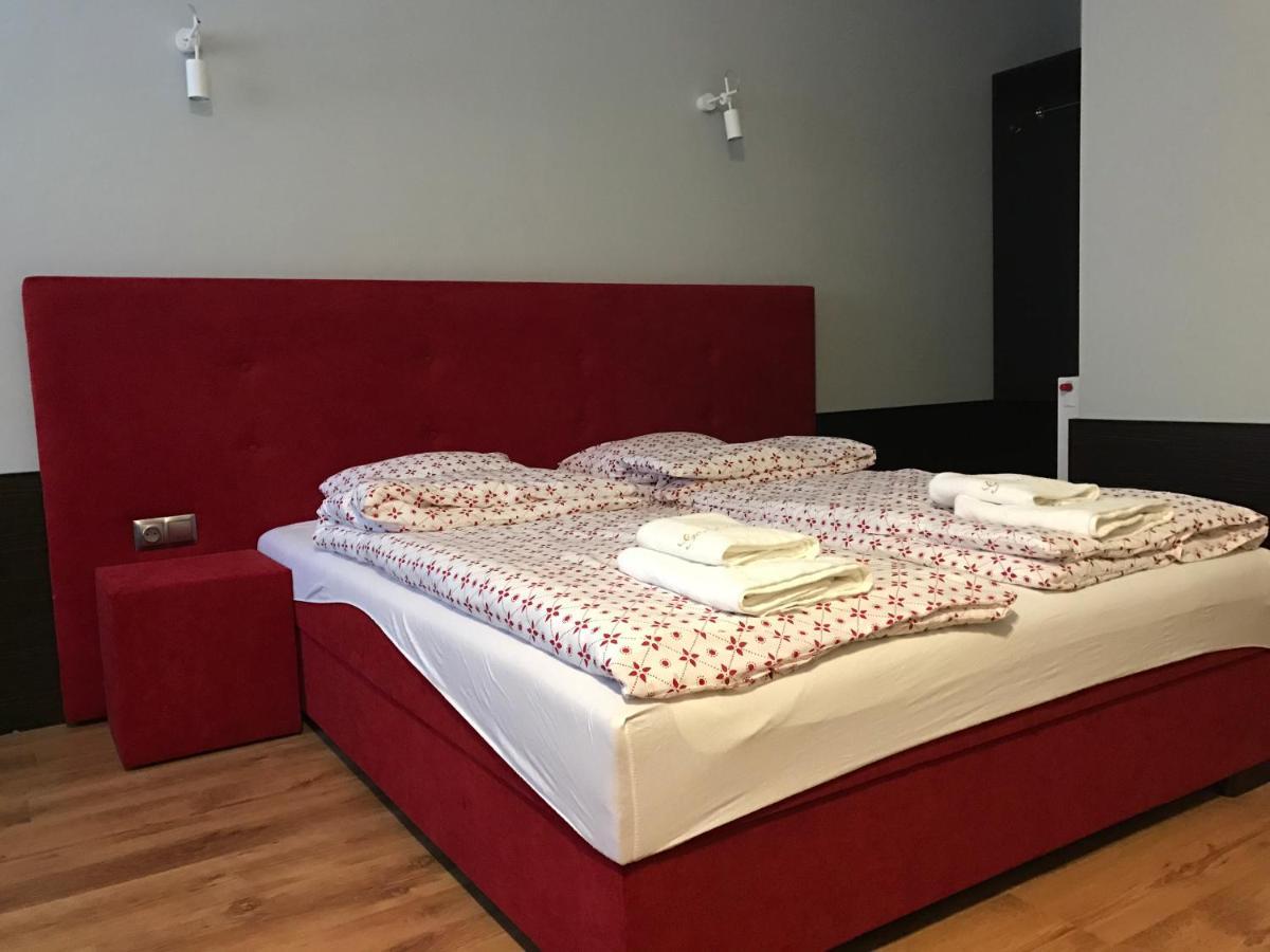 فندق Gosciniec Krepa Lipsko المظهر الخارجي الصورة