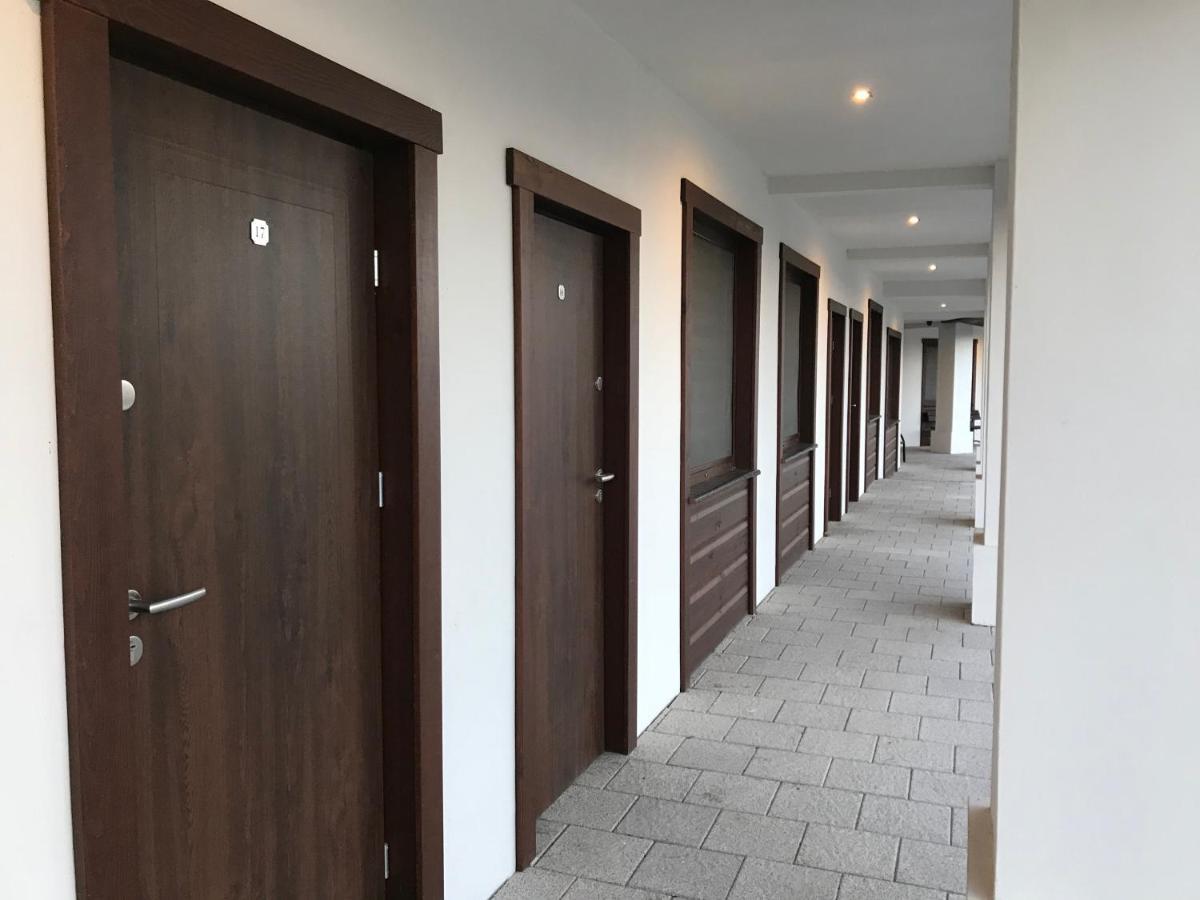 فندق Gosciniec Krepa Lipsko المظهر الخارجي الصورة